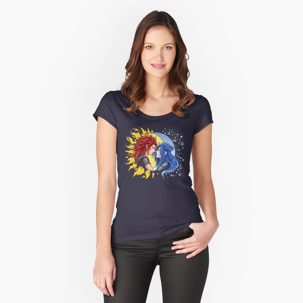 Vista previa del artículo con la obra «Camiseta entallada de cuello ancho», diseñado y vendido por AmeNocturna.