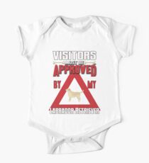 Body de manga corta para bebé Labrador Retriever Owner - Visitors Must Be Approved By My Labrador Retriever