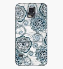 Shabby Chic Navy Blue doodles on Wood Case/Skin for Samsung Galaxy