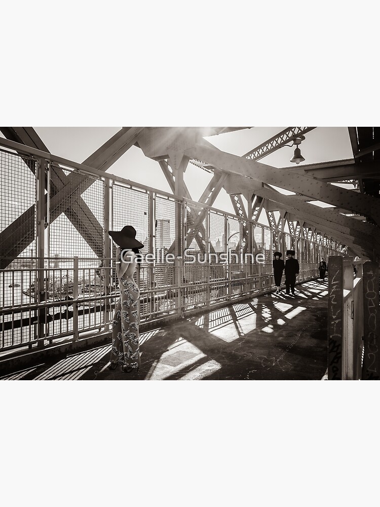 « Graphisme et mode sur le pont de Williamsburg - NYC » par Gaelle-Sunshine