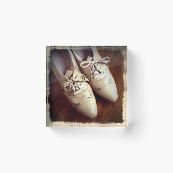 Artikelvorschau, Antique Shoes entworfen und verkauft von Colleen Drew.