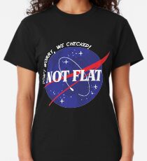 Nicht flach - sorgen Sie sich nicht, wir überprüften Raumdesign Classic T-Shirt