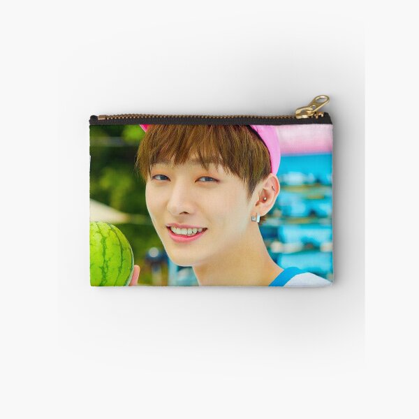 Artikelvorschau, WOLLEN SIE EINE ENERGETISCHE JUNGE JISUNG entworfen und verkauft von PD101EMPORIUM.