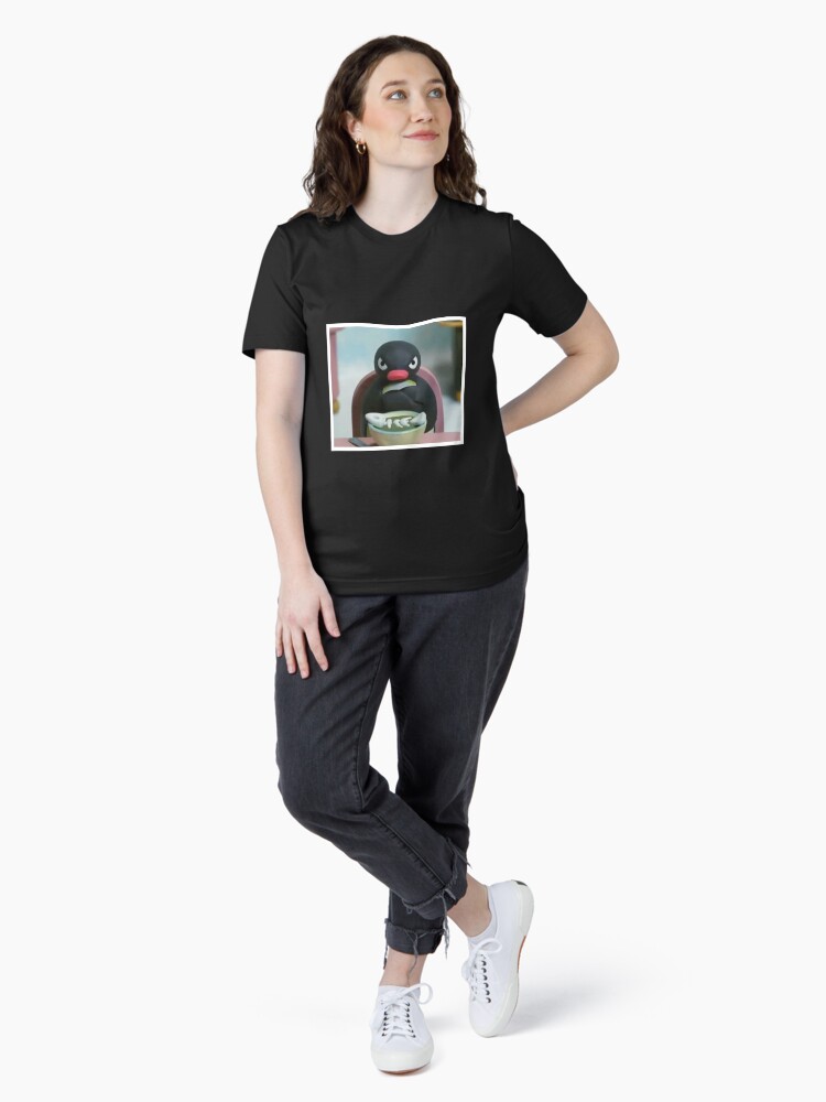 Imagen 4 de 7, Camiseta esencial con la obra Pingu The Penguin Angry - Noot Noot, diseñada y vendida por Luseres.