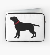 Schwarzer Labrador mit rotem Kragen Laptoptasche