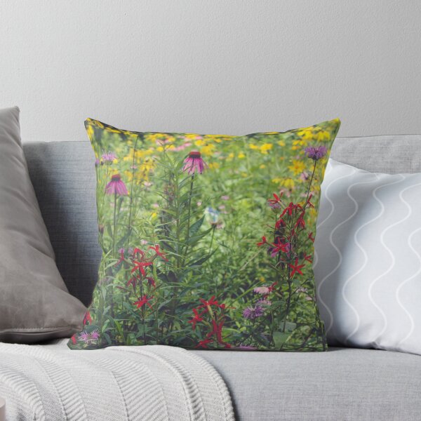 Artikelvorschau, Wildblumen in Hülle und Fülle entworfen und verkauft von Leah Gunther.