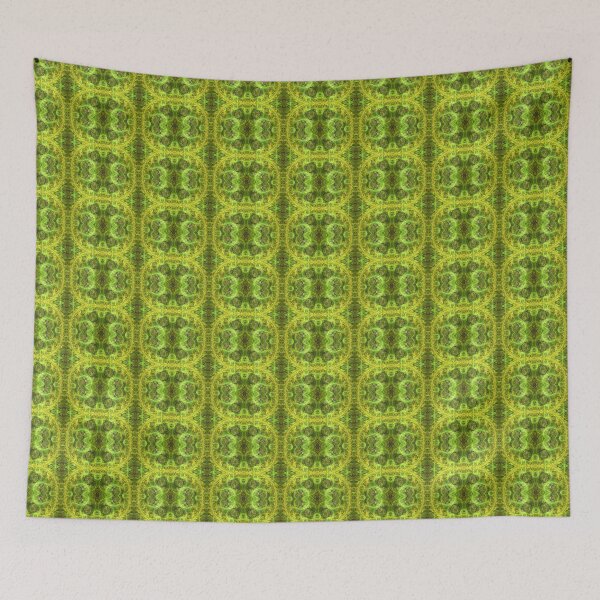 Aperçu de l'œuvre Vivid Green Tapestry créée et vendue par NaturesSol.