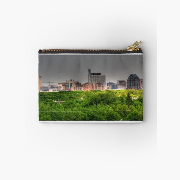 Artikelvorschau, Winnipeg Skyline (Panoramic View) entworfen und verkauft von Larry Trupp.