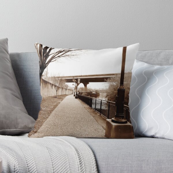 Walking Trail -Richmond Throw Pillow