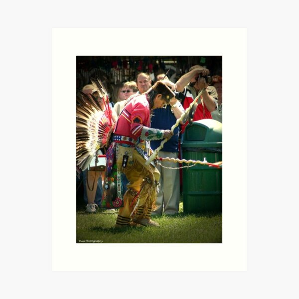 Artikel-Vorschau von dancer at pow wow, designt und verkauft von Wolf's Eye View.