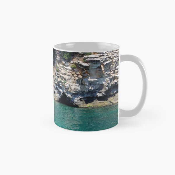 Aperçu de l'œuvre Mediterranean Sea Caves créée et vendue par Mezei József Tibor.