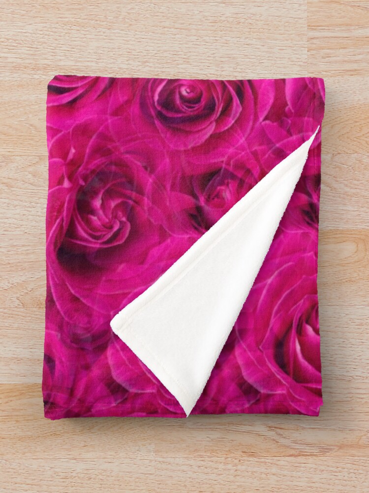 Imagen 3 de 6, Manta con la obra MAR DE ROSAS ROSAS, diseñada y vendida por Madjack66.