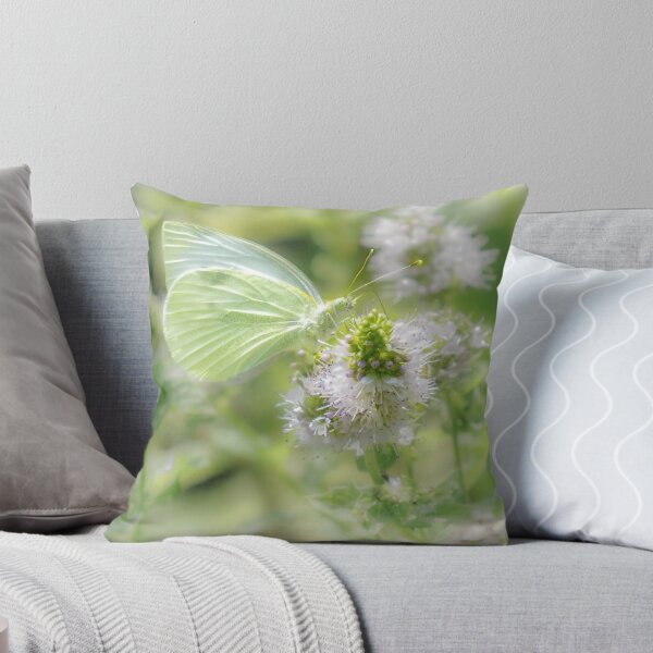Artikelvorschau, White Cabbage Butterfly entworfen und verkauft von Owed To Nature.