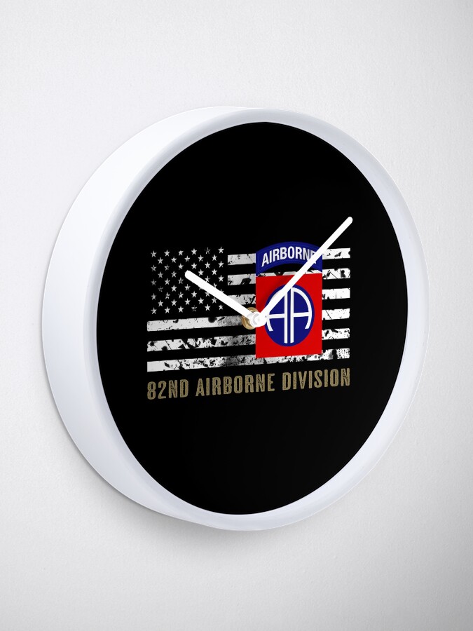 Alternate view of 82nd Airborne Division (Distressed Flag) Clock