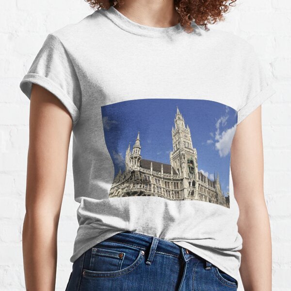 Rathaus in München Classic T-Shirt