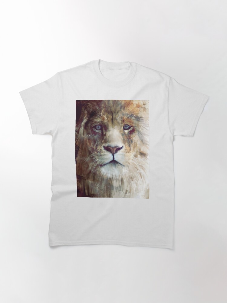 Alternate view of Lion // Majesty Classic T-Shirt