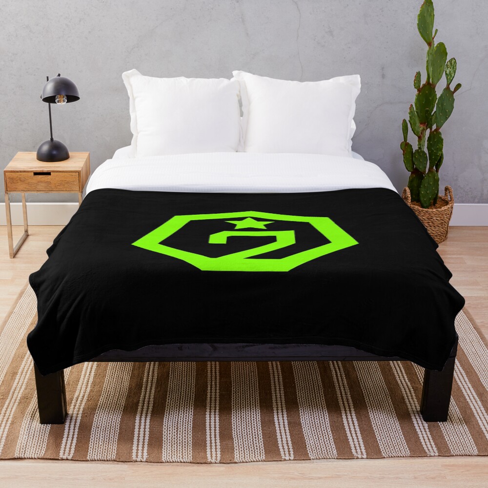 KPOP GOT7 OFFICIAL LOGO T-SHIRT/ HOODIE/ CASE/ MUG/ BAG Throw Blanket