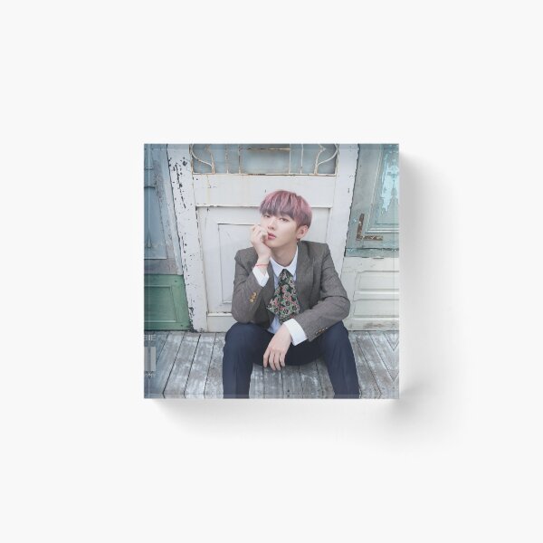 Artikelvorschau, WOLLEN SIE EINE FRÜHLINGSBRISE YOON JISUNG entworfen und verkauft von PD101EMPORIUM.
