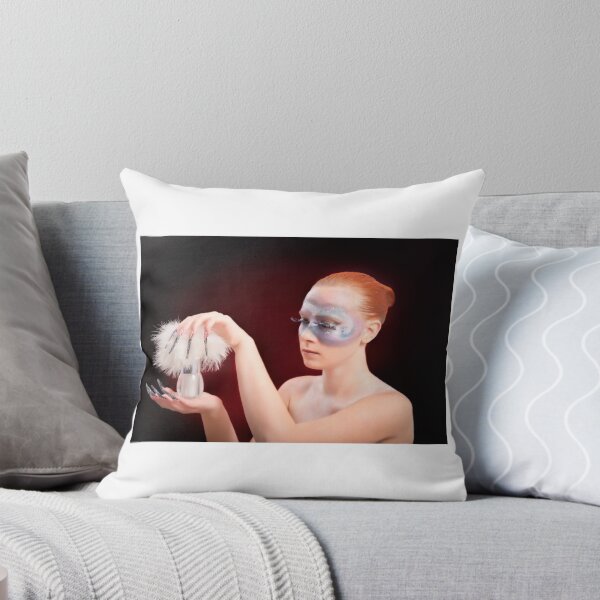 Artikelvorschau, Portrait of a girl with a jar of cream entworfen und verkauft von Benjamin Gelman.