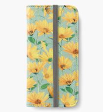 Gemalte goldene gelbe Gänseblümchen auf weichem Salbeigrün iPhone Flip-Case/Hülle/Klebefolie