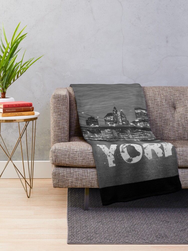 Alternate view of New York City Skyline Throw Blanket