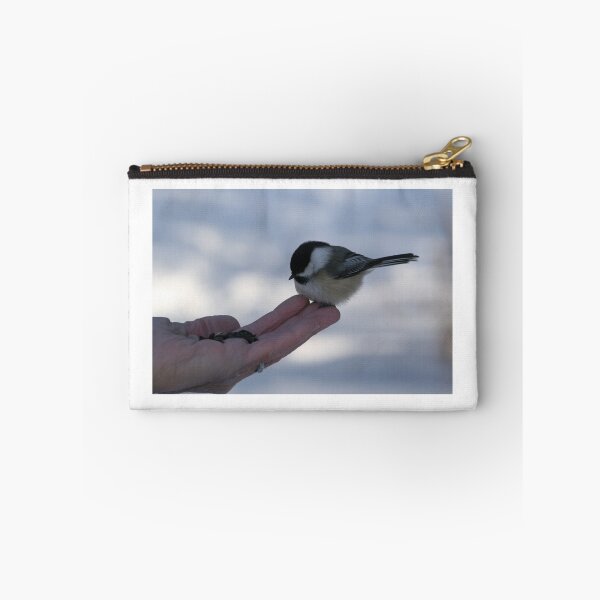 Artikelvorschau, Over Here...Miss Chickadee entworfen und verkauft von Larry Trupp.