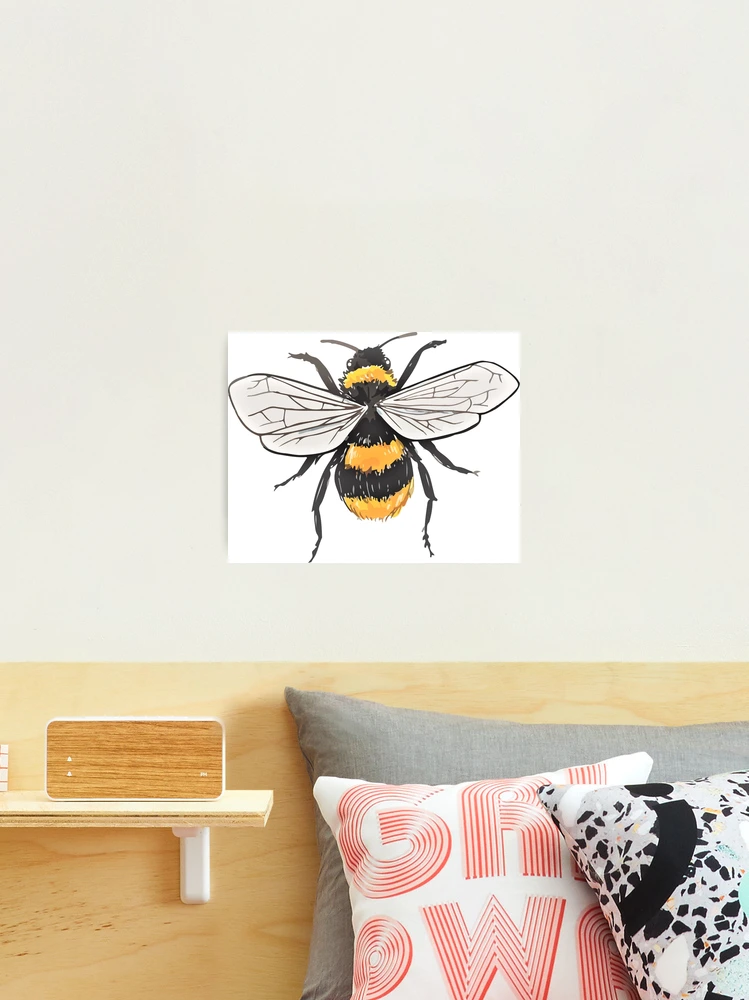 RyounoArt Bee Prints Wall Art Canvas Pictures of Vintage Honey Bee on Daisy  Bumble Bee Home Kitchen Decor Framed