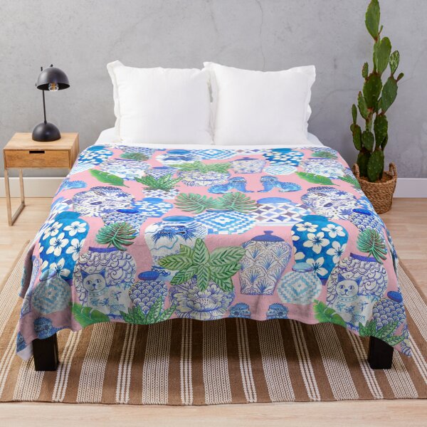 pink Chinoiserie botanical Chinese ginger jars and foo dogs with palms on pink Throw Blanket