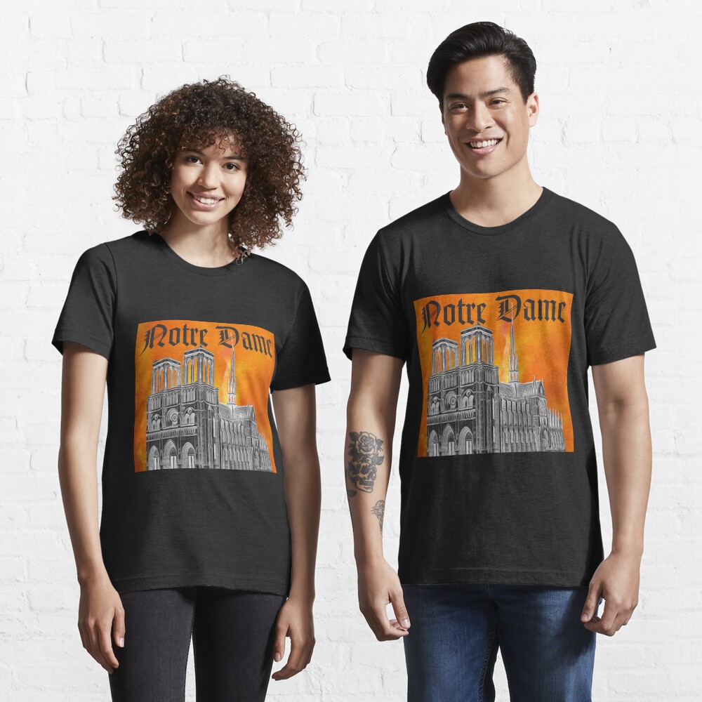 Le Feu de Notre Dame Essential T-Shirt