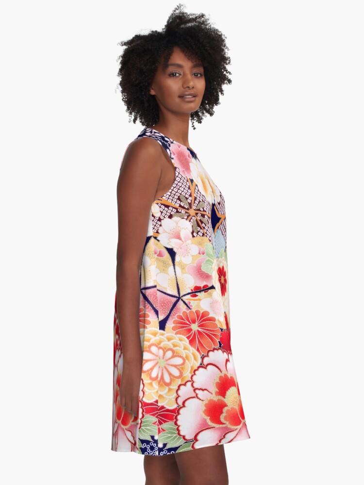 Vista alternativa de Vestido acampanado FLORES JAPONESAS ANTIGUAS Rosas Blancas Silvestres Rosas Estilo Kimono Floral