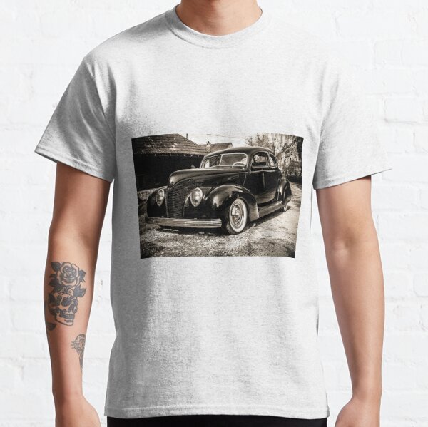 1938 Red Chevy 2 door Sedan a Custom Hot Rod Diner T-Shirt 38 Muscle Car Tee 