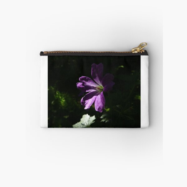 Aperçu de l'œuvre Cranesbill française (Geranium endressii) créée et vendue par IOMWildFlowers.