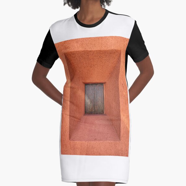illusion wall Graphic T-Shirt Dress