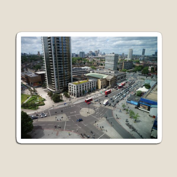 Roundabouts in London for free flow of traffic Magnet