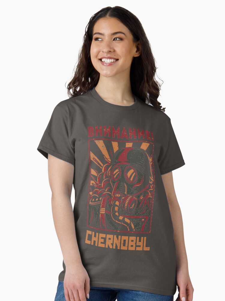 Imagen 2 de 7, Camiseta clásica con la obra внимание! ¡Atención! Chernóbil, diseñada y vendida por Vector-Planet.