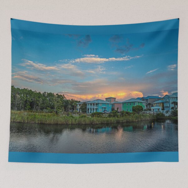 Artikelvorschau, Schöner Sonnenuntergang mit Strandhäusern und roten Wolken im Hintergrund entworfen und verkauft von AlanPhotoArt.