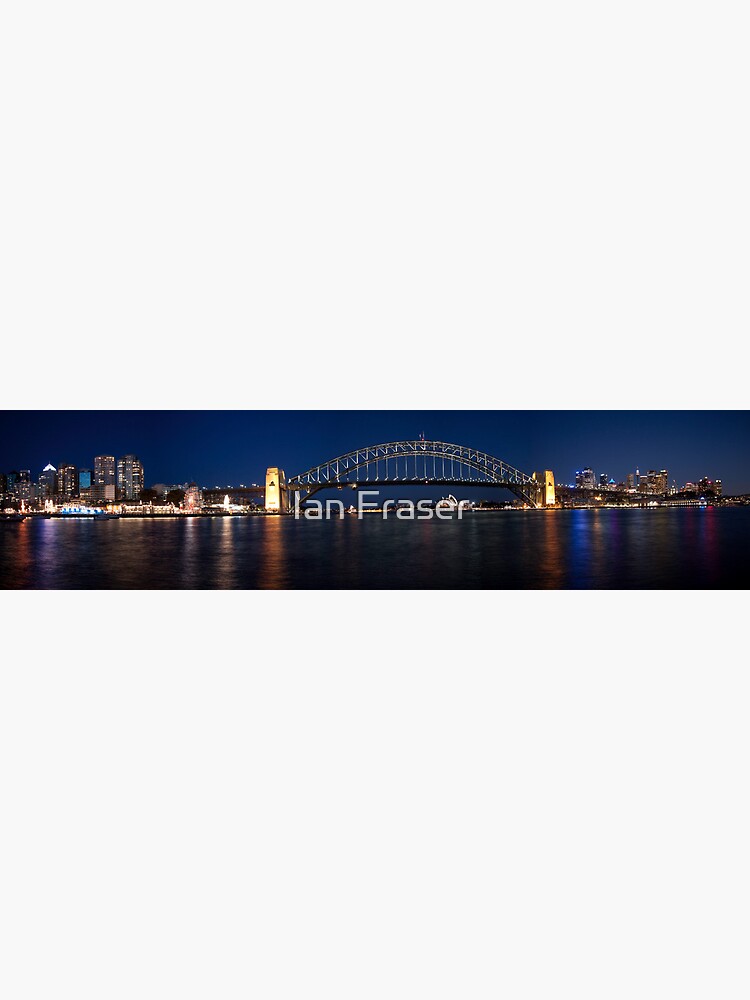 Sydney by Night. by Mowog
