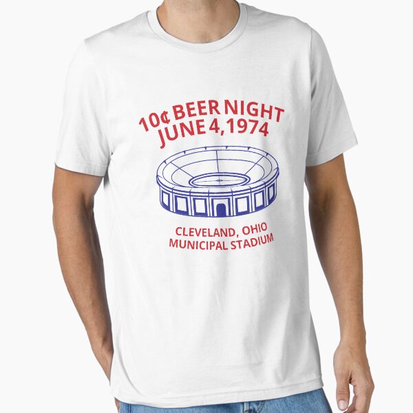Vista previa del artículo con la obra «Cleveland Baseball 10 Cent Beer Souvenir Noche», diseñado y vendido por The Junto Shop.