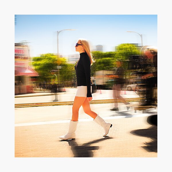 margot robbie / walk (once upon a time in hollywood) Photographic Print