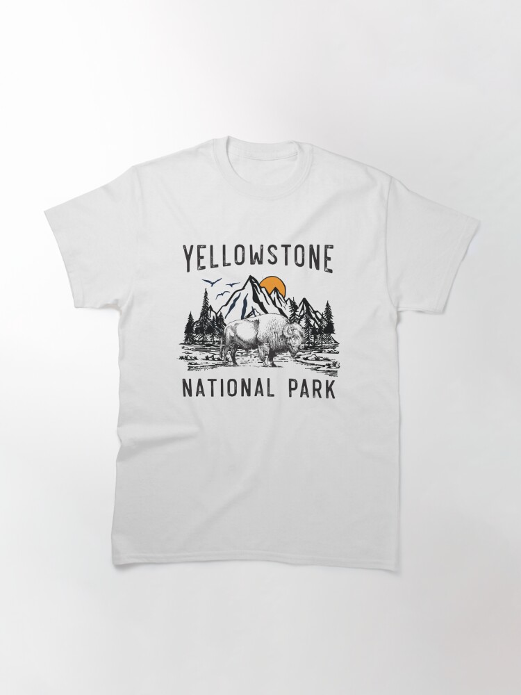 Discover Bison Des Montagnes Du Wyoming Dans Le Parc National De Yellowstone T-Shirt