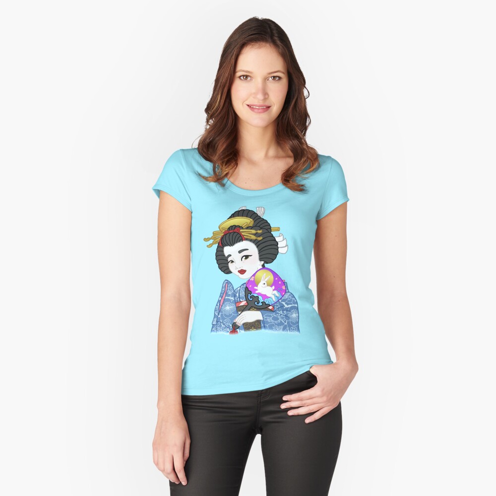 Artikel-Vorschau von Tailliertes Rundhals-Shirt, designt und verkauft von Marie-Luise.