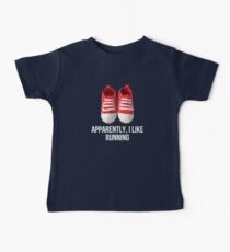Babyschuhe, ich laufe gerne - lustiges One Piece - TShirt Baby T-Shirt