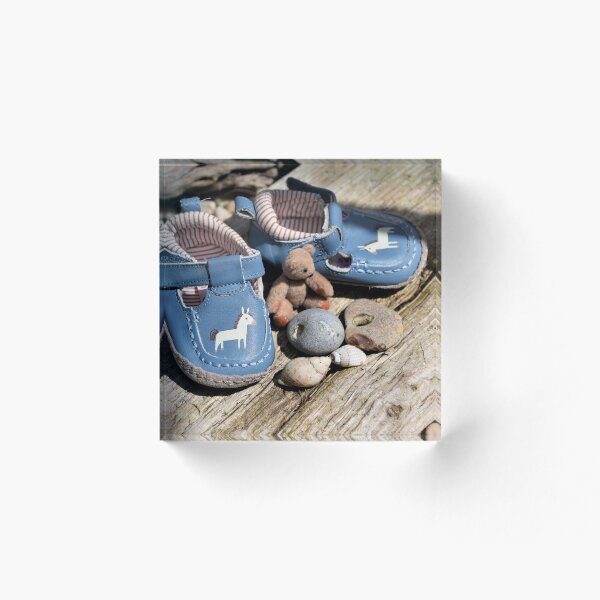 Artikelvorschau, Erste Schuhe entworfen und verkauft von Roxyphotography.