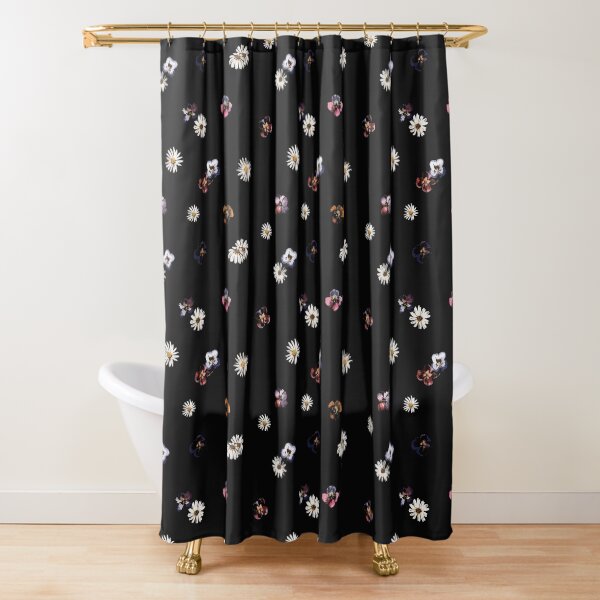 PRETTY DAISY Shower Curtain