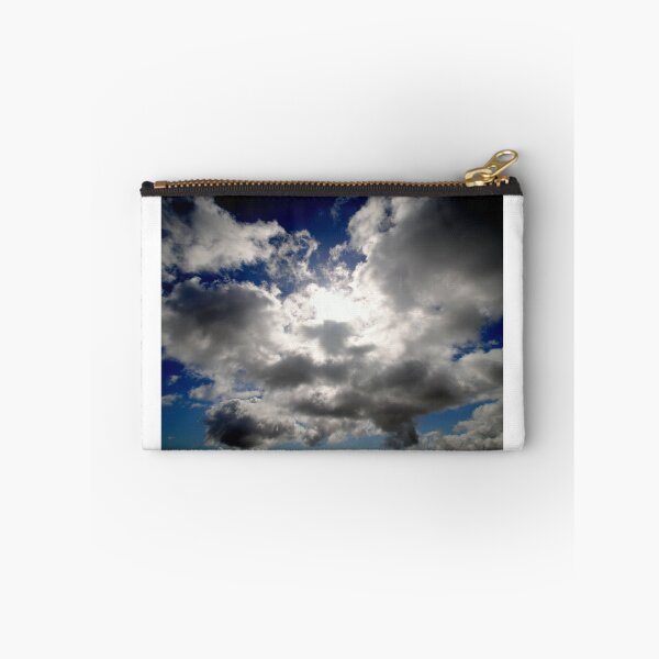 Artikelvorschau, blauer Himmel, weiße Wolken entworfen und verkauft von Buzz1061.