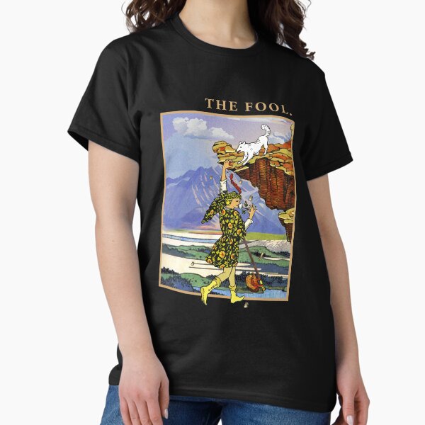 Vista previa del artículo con la obra «Camisetas de tarot The Fool -Camiseta de cartas The Fool Tarot -Camiseta 00 el color tonto Camiseta clásica», diseñado y vendido por TeeARTHY.