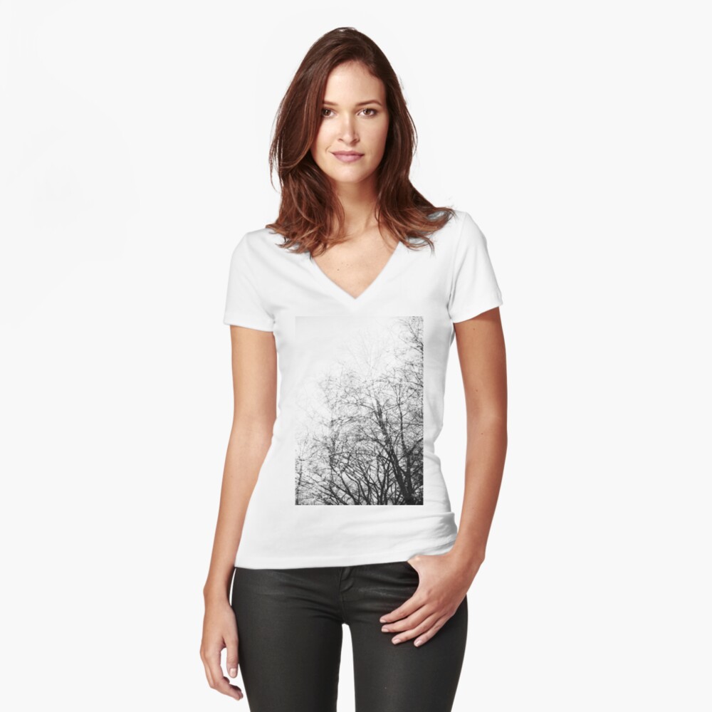 Artikel-Vorschau von Tailliertes T-Shirt mit V-Ausschnitt, designt und verkauft von NicolettasShop.