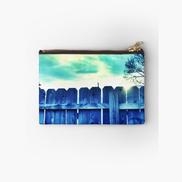 Aperçu de l'œuvre Fence créée et vendue par kcrystalfriend.