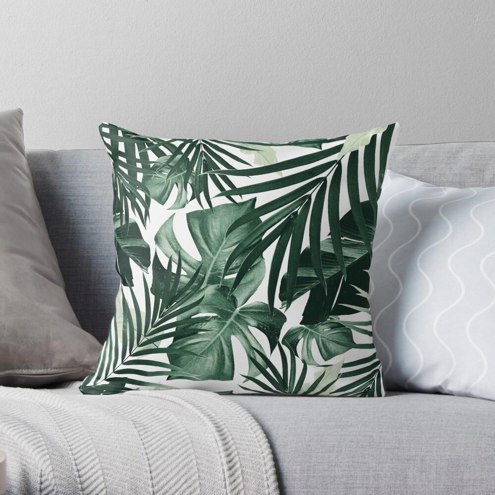Monstera & Bananenblätter) auf weißem Hintergrund #tropical #decor #art Dekokissen