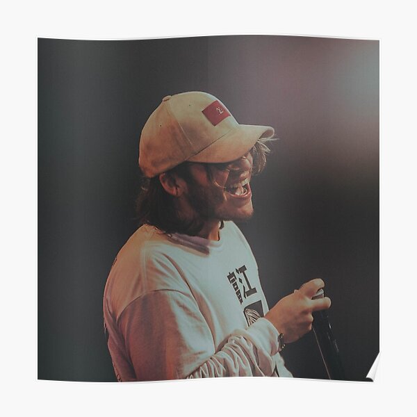 Paulo Londra con Gorra y Pelo Largo <3 Póster